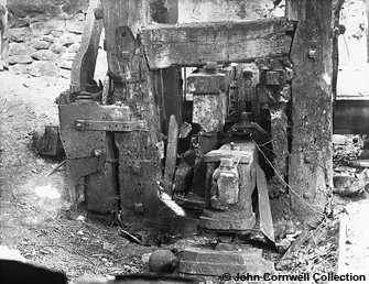 Forge hammer